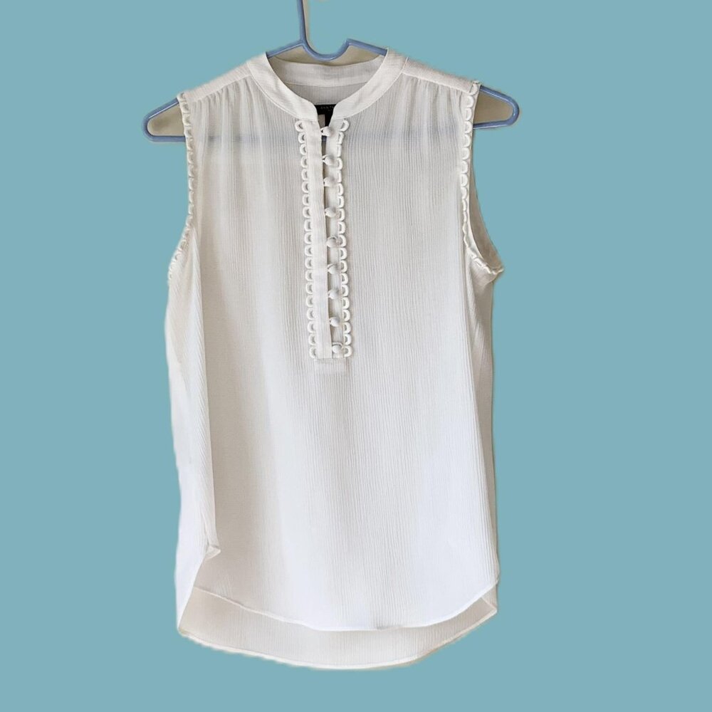 EUC Ann Taylor Sleeveless Blouse, Cream, Size XXS Petite